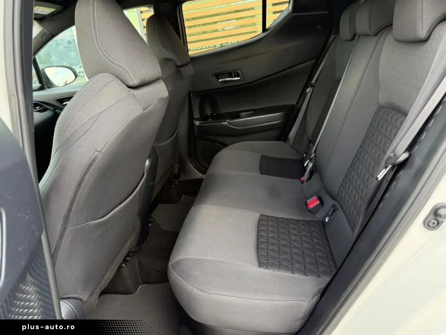 Toyota C-hr Style Bi-tone 1.8 Hybrid 122 Cp
