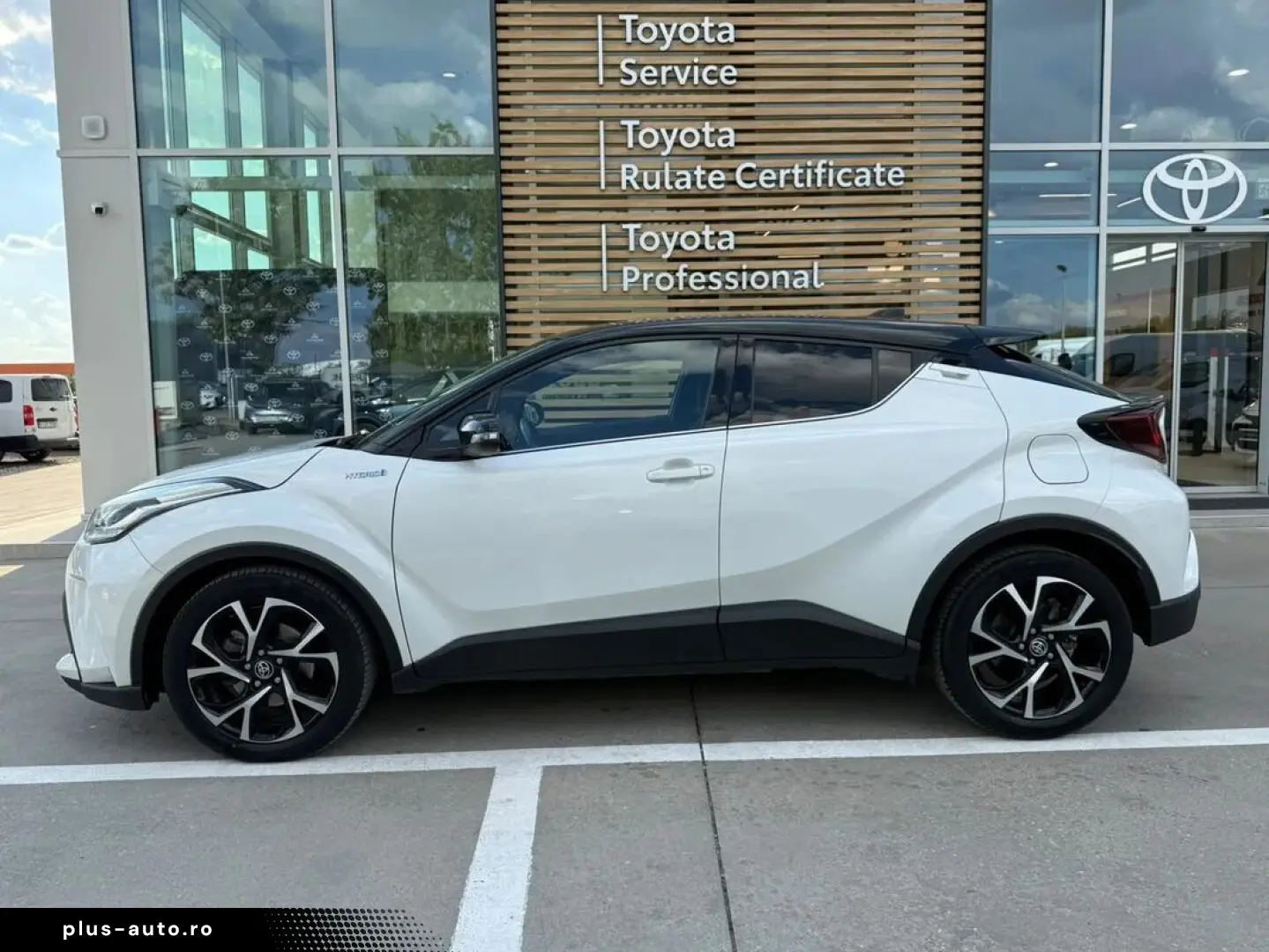 Toyota C-hr Style Bi-tone 1.8 Hybrid 122 Cp
