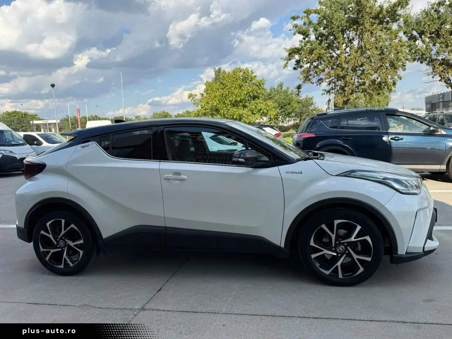 Toyota C-hr Style Bi-tone 1.8 Hybrid 122 Cp