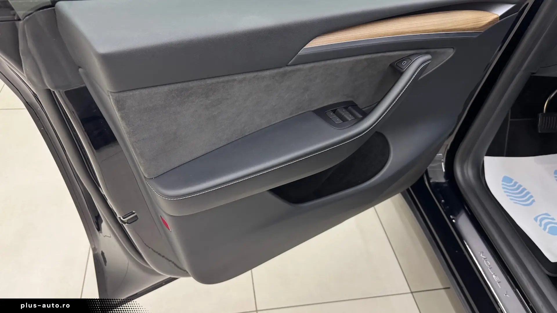 Tesla Model Y Dual Motor Long Range