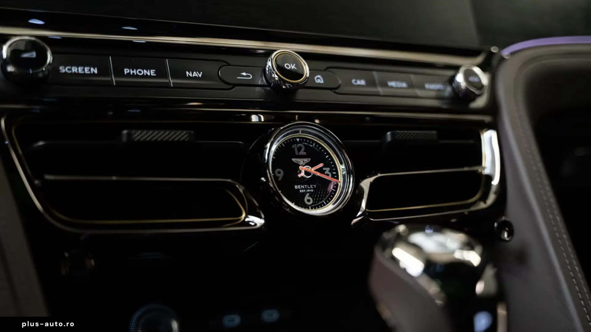 Bentley Flying Spur V8 Hybrid MY26