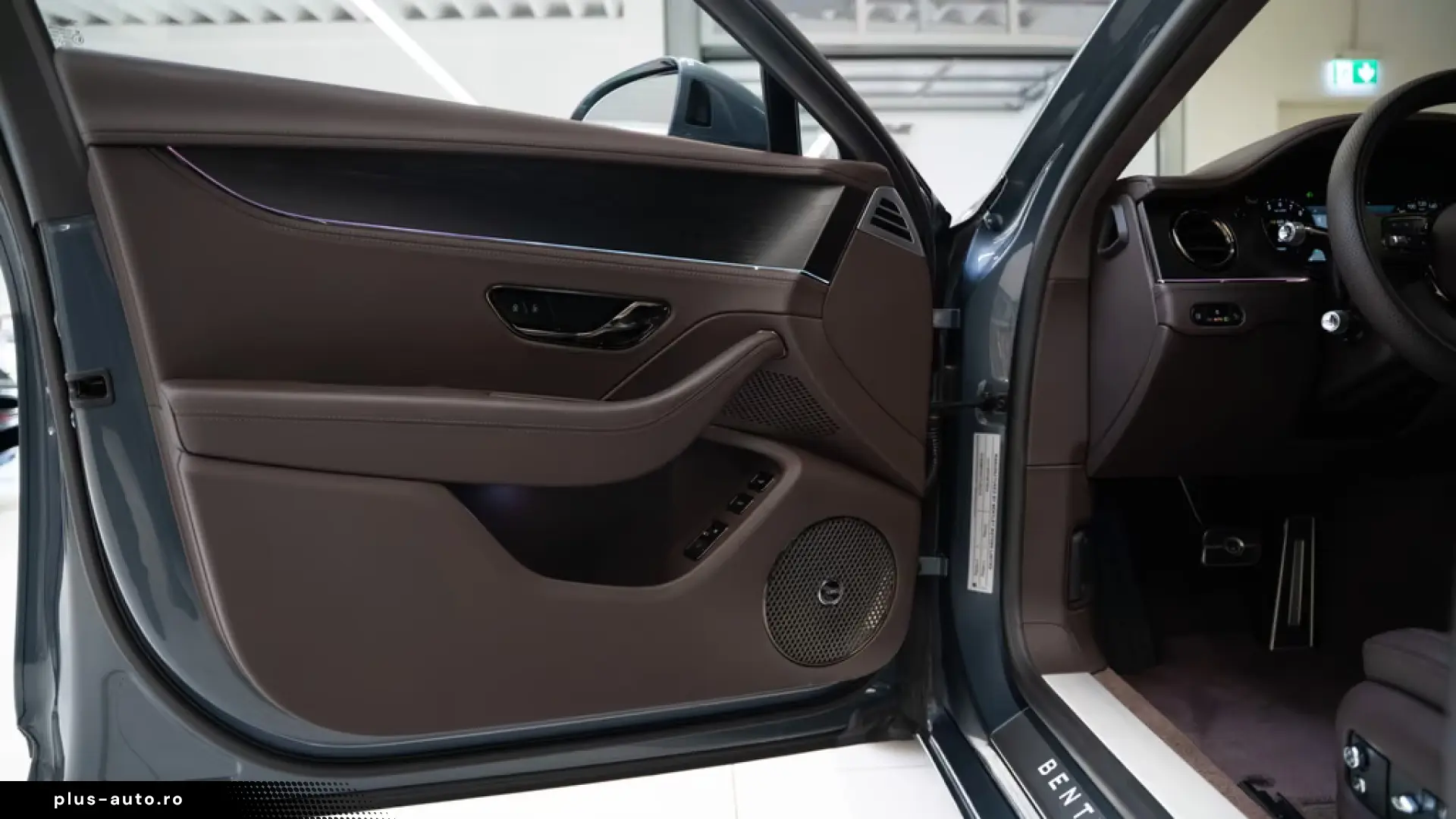 Bentley Flying Spur V8 Hybrid MY26