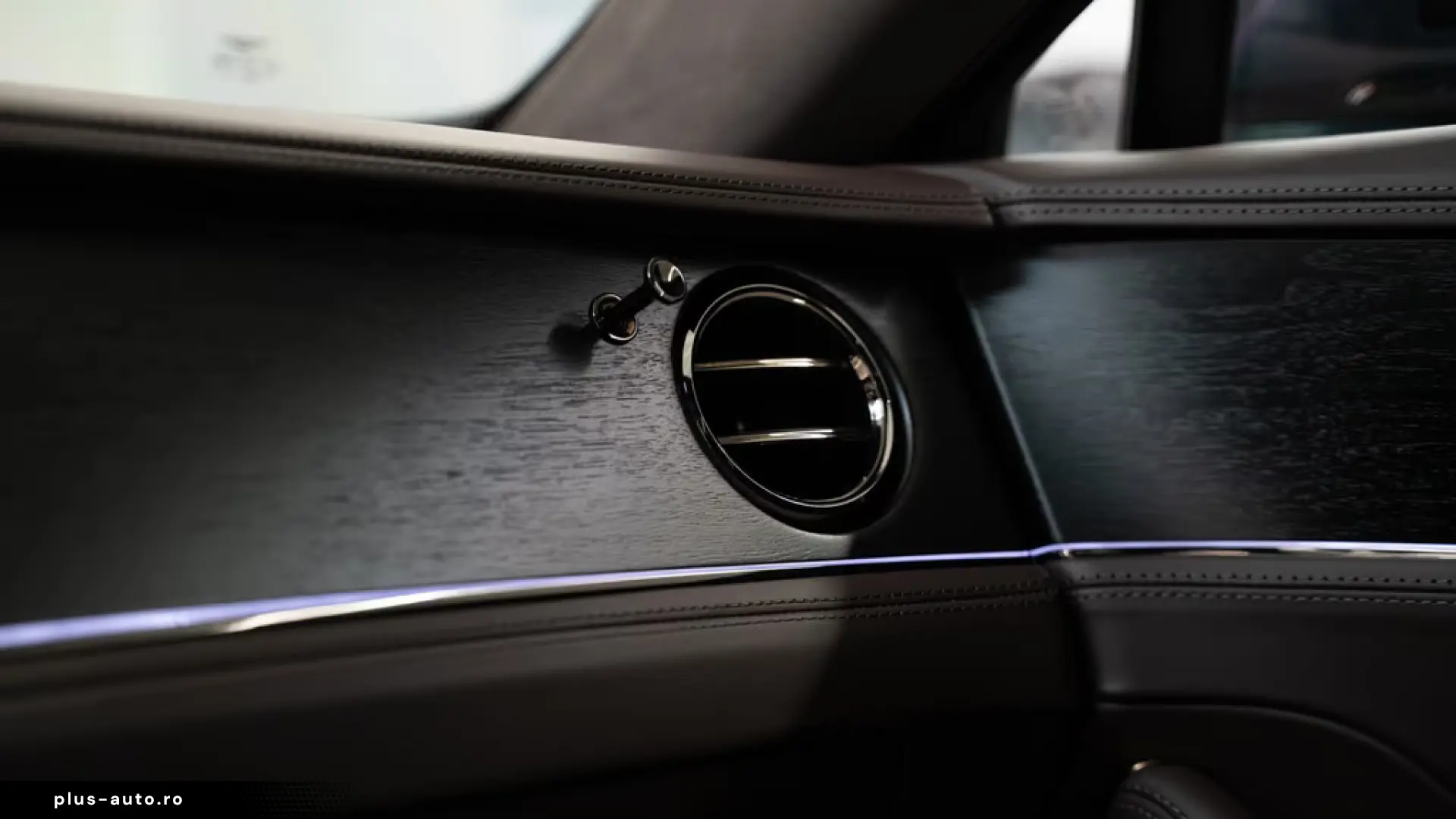 Bentley Flying Spur V8 Hybrid MY26
