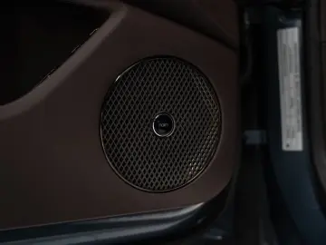 Bentley Flying Spur V8 Hybrid MY26