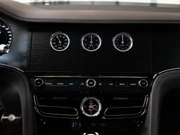 Bentley Flying Spur V8 Hybrid MY26