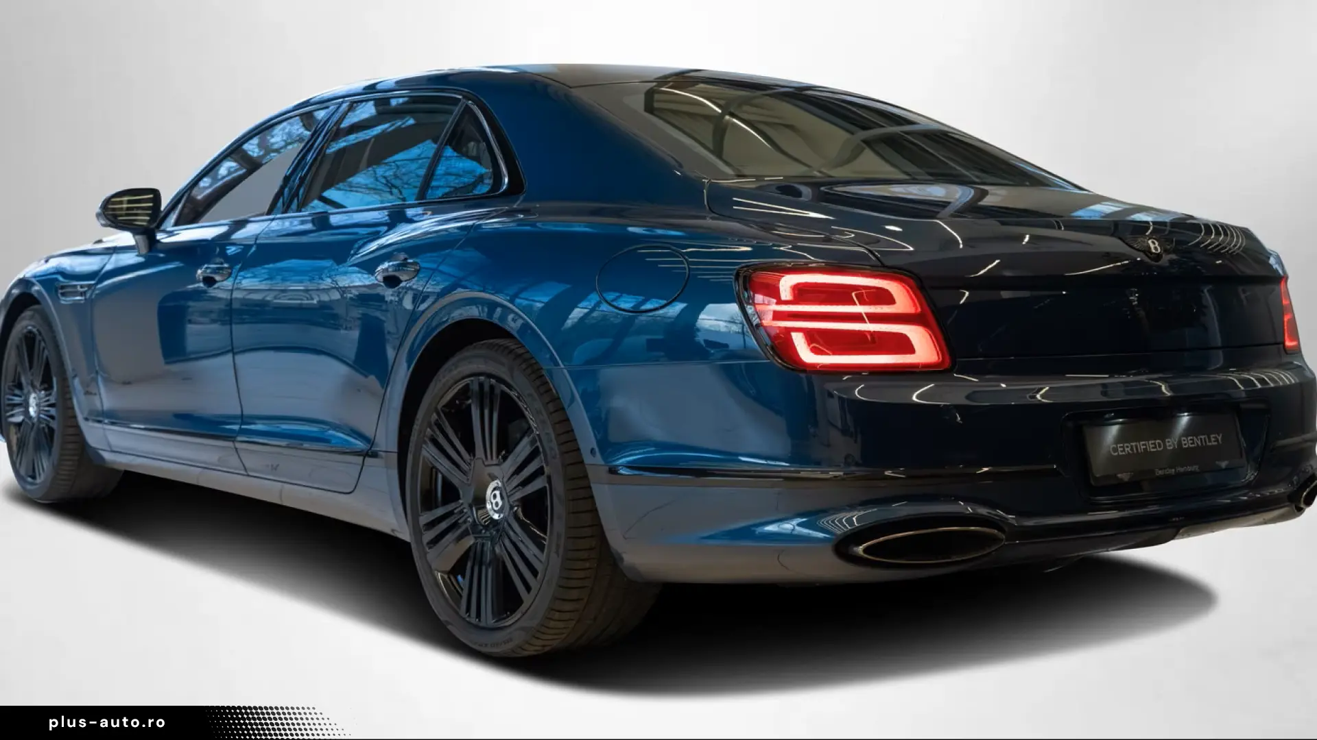 Bentley Flying Spur Azure V8 Hybrid