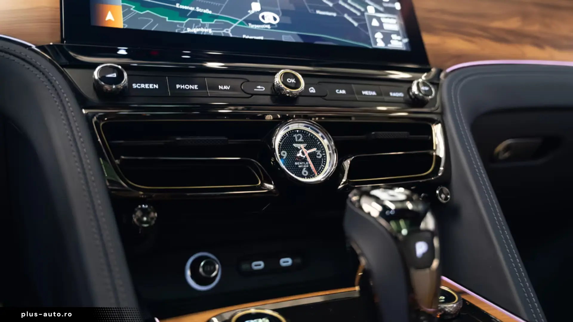 Bentley Flying Spur Azure V8 Hybrid