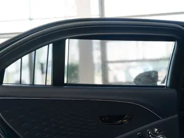 Bentley Flying Spur Azure V8 Hybrid