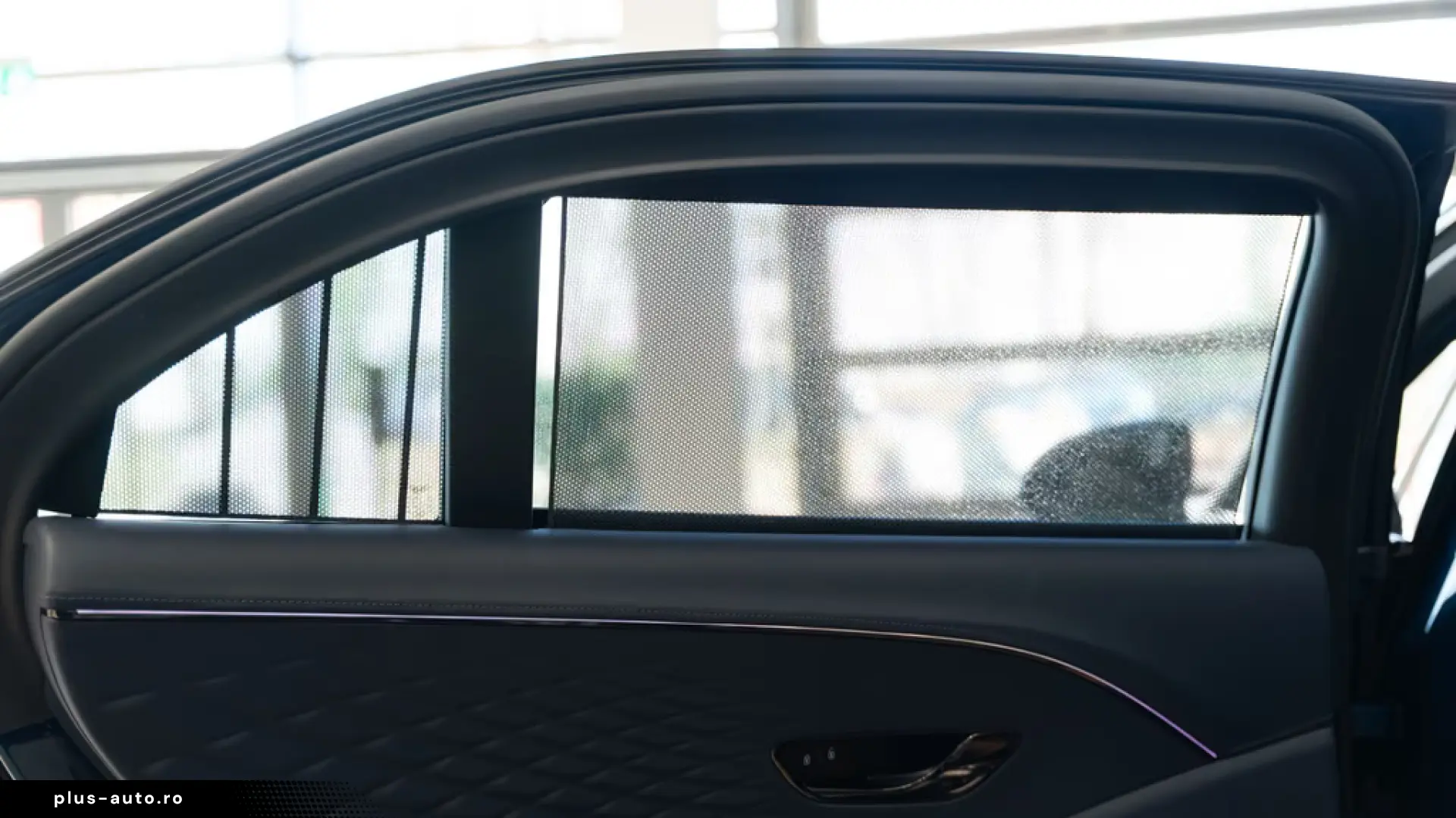 Bentley Flying Spur Azure V8 Hybrid