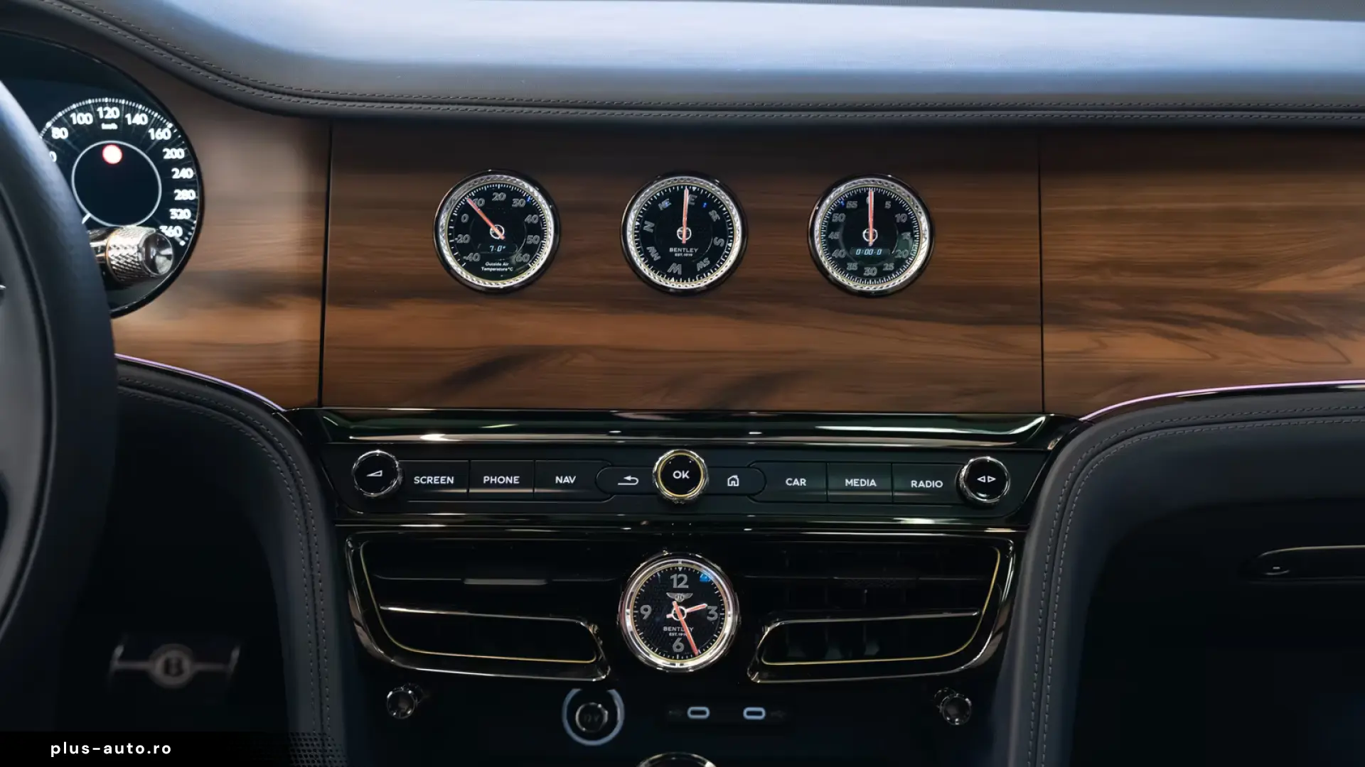 Bentley Flying Spur Azure V8 Hybrid