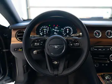 Bentley Flying Spur Azure V8 Hybrid