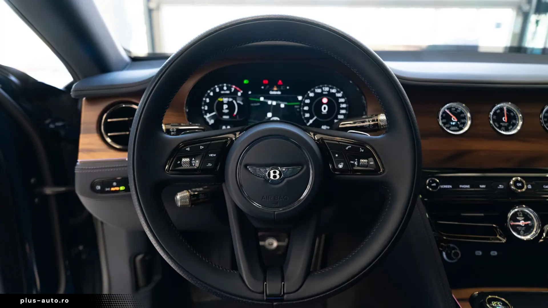 Bentley Flying Spur Azure V8 Hybrid