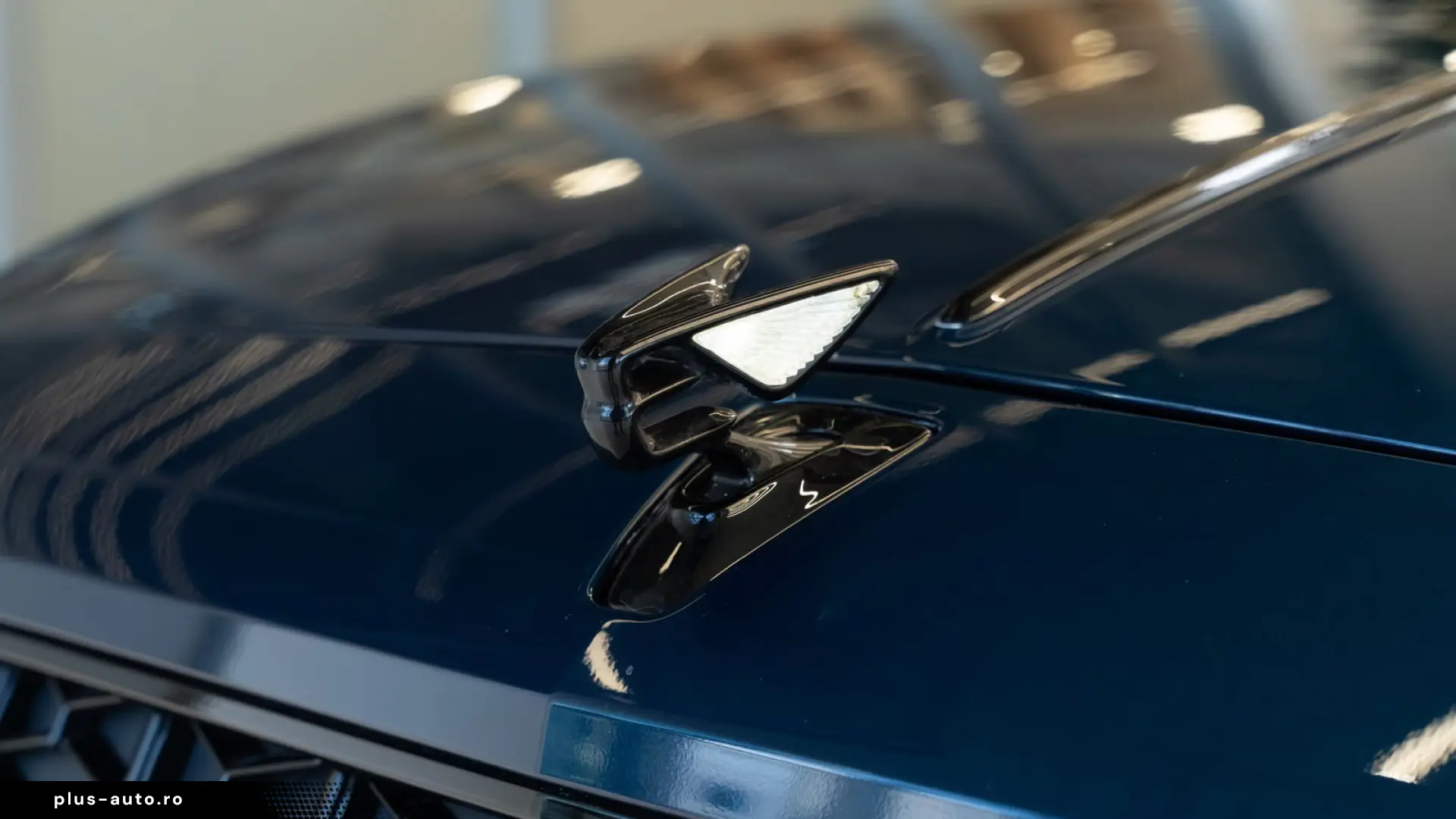 Bentley Flying Spur Azure V8 Hybrid