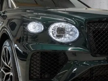Bentley Bentayga Speed Akrapovic Exhaust  Parking