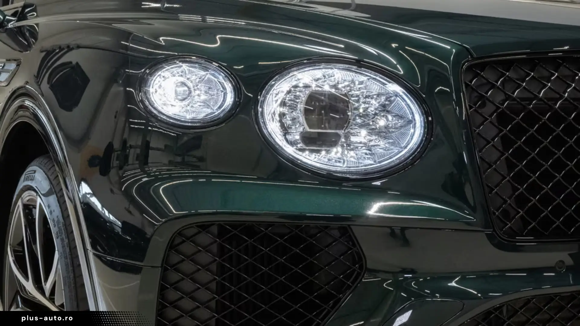 Bentley Bentayga Speed Akrapovic Exhaust  Parking