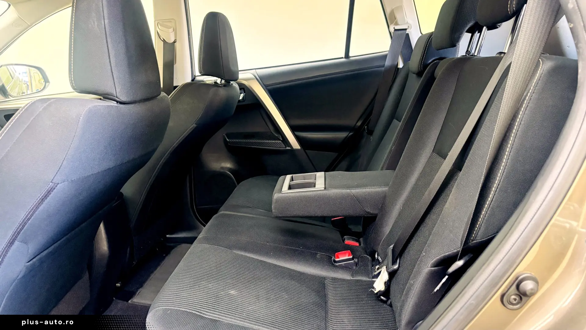 TOYOTA   RAV4   2.0D   124CP   An 2015   Euro 5   Manuală