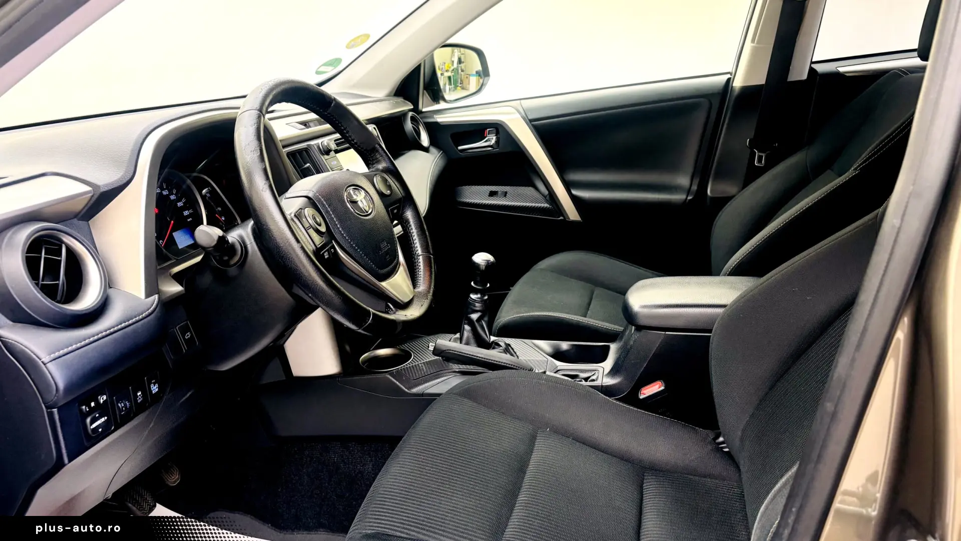 TOYOTA   RAV4   2.0D   124CP   An 2015   Euro 5   Manuală
