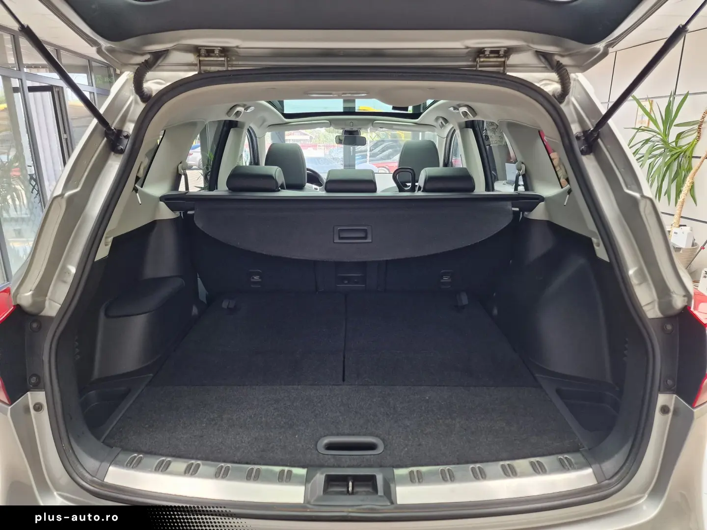 Nissan Qashqai 2 1.6 dCi Tekna 4×4  130cp  Euro 5  7 locuri