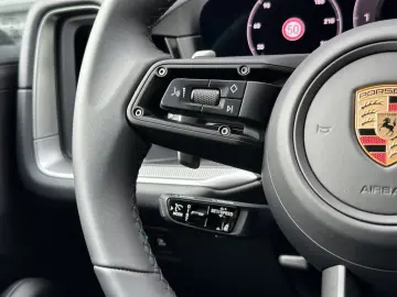 Porsche Cayenne E-Hybrid Coupe   Sportabgas