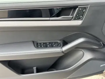 Porsche Cayenne E-Hybrid Coupe   Sportabgas