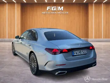Mercedes-Benz E 220 d AMG PANO KEYGO DISTR BURM MEMO