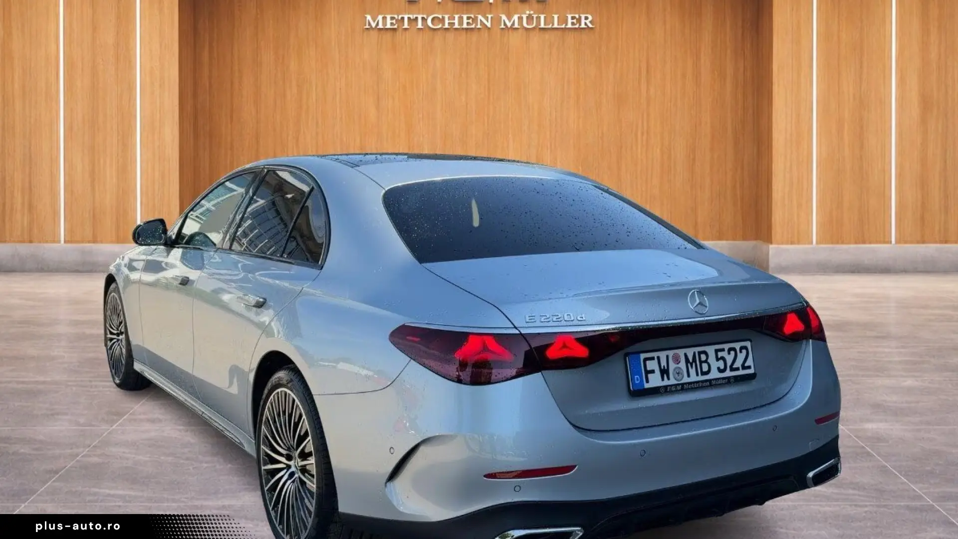 Mercedes-Benz E 220 d AMG PANO KEYGO DISTR BURM MEMO