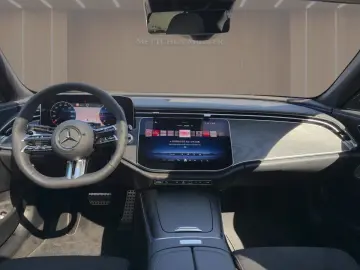 Mercedes-Benz E 220 d AMG PANO KEYGO DISTR BURM MEMO