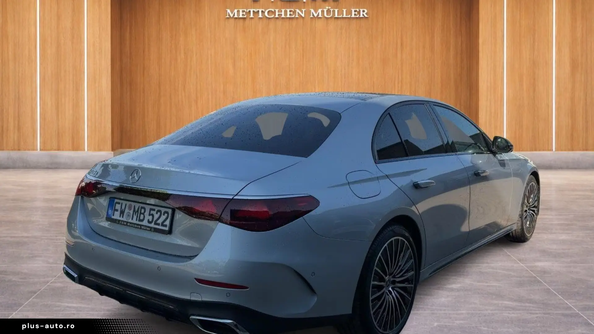 Mercedes-Benz E 220 d AMG PANO KEYGO DISTR BURM MEMO
