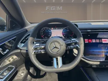 Mercedes-Benz E 220 d AMG PANO KEYGO DISTR BURM MEMO
