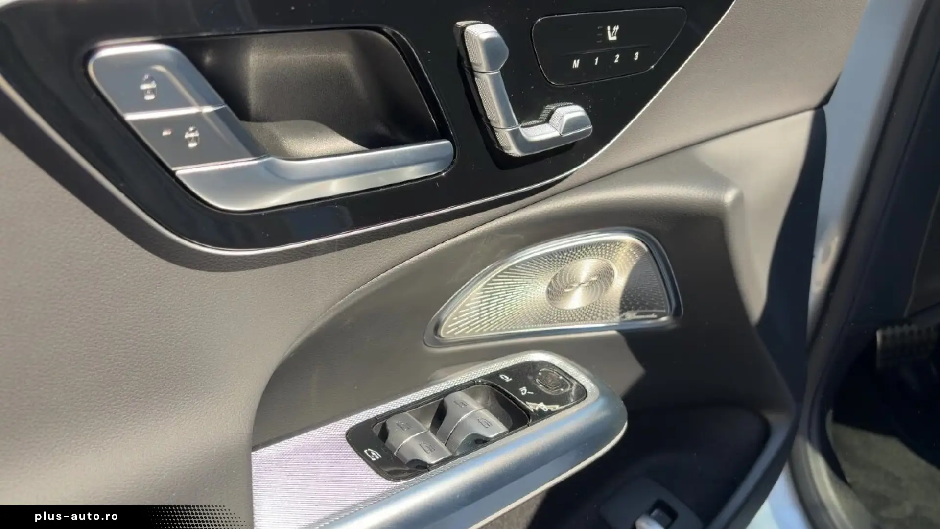 Mercedes-Benz E 220 d AMG PANO KEYGO DISTR BURM MEMO