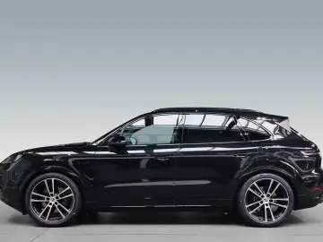 Porsche Cayenne E-Hybrid Black Edition;Sportabgas