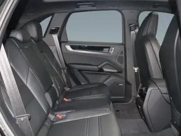 Porsche Cayenne E-Hybrid Black Edition;Sportabgas