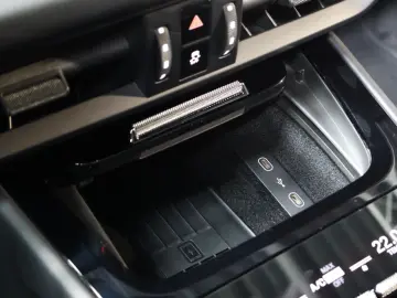 Porsche Cayenne E-Hybrid Black Edition;Sportabgas