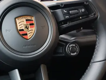 Porsche Cayenne E-Hybrid Black Edition;Sportabgas