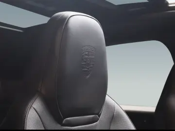 Porsche Cayenne E-Hybrid Black Edition;Sportabgas