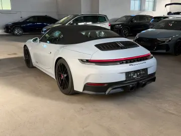 PORSCHE 911 CARRERA 4GTS