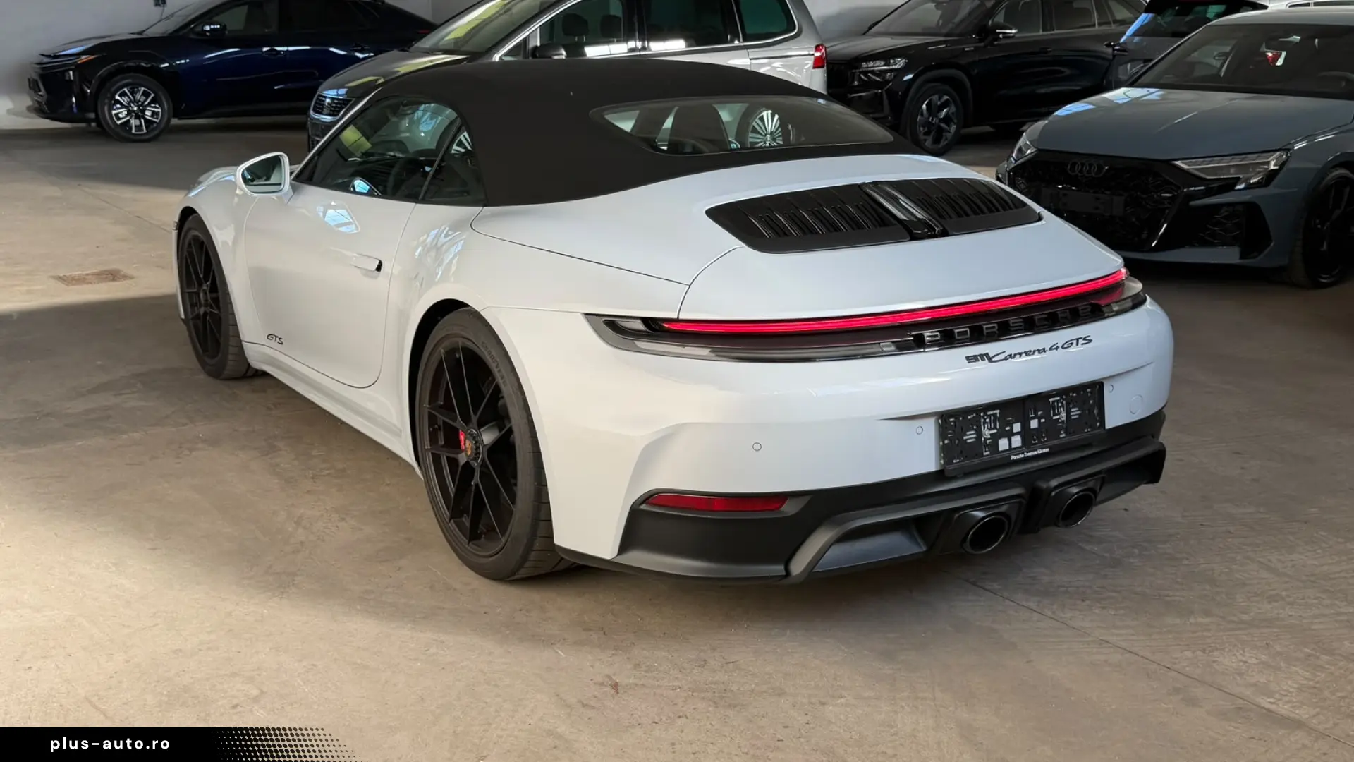 PORSCHE 911 CARRERA 4GTS
