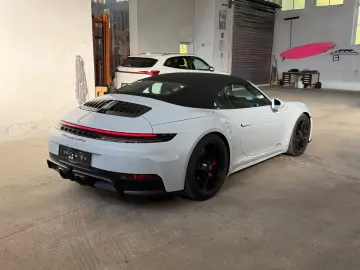 PORSCHE 911 CARRERA 4GTS