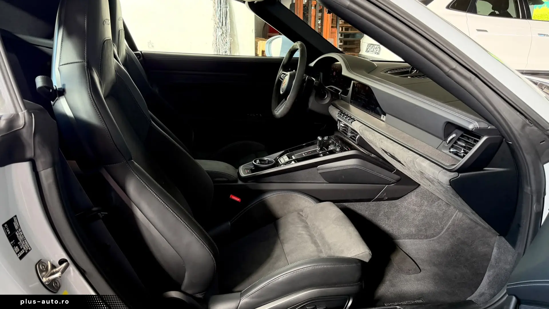 PORSCHE 911 CARRERA 4GTS
