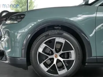 Porsche Cayenne Electric PANORAMA PRIVACY BOSE