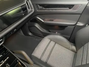 Porsche Cayenne GTS Coupe   Leichtbau Sport-Paket