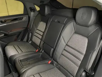 Porsche Cayenne GTS Coupe   Leichtbau Sport-Paket