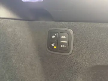 PORSCHE Macan S Luft AHK El. Pano Navi Leder BOSE 360KAM