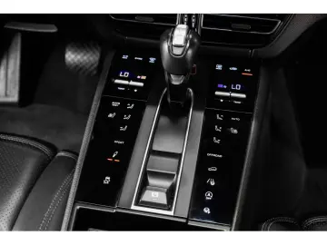 PORSCHE Macan III S