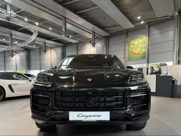 Porsche Cayenne E-Hybrid Black Edition HA-Lenkung