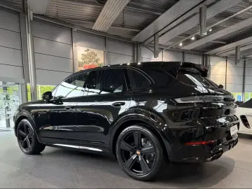 Porsche Cayenne E-Hybrid Black Edition HA-Lenkung