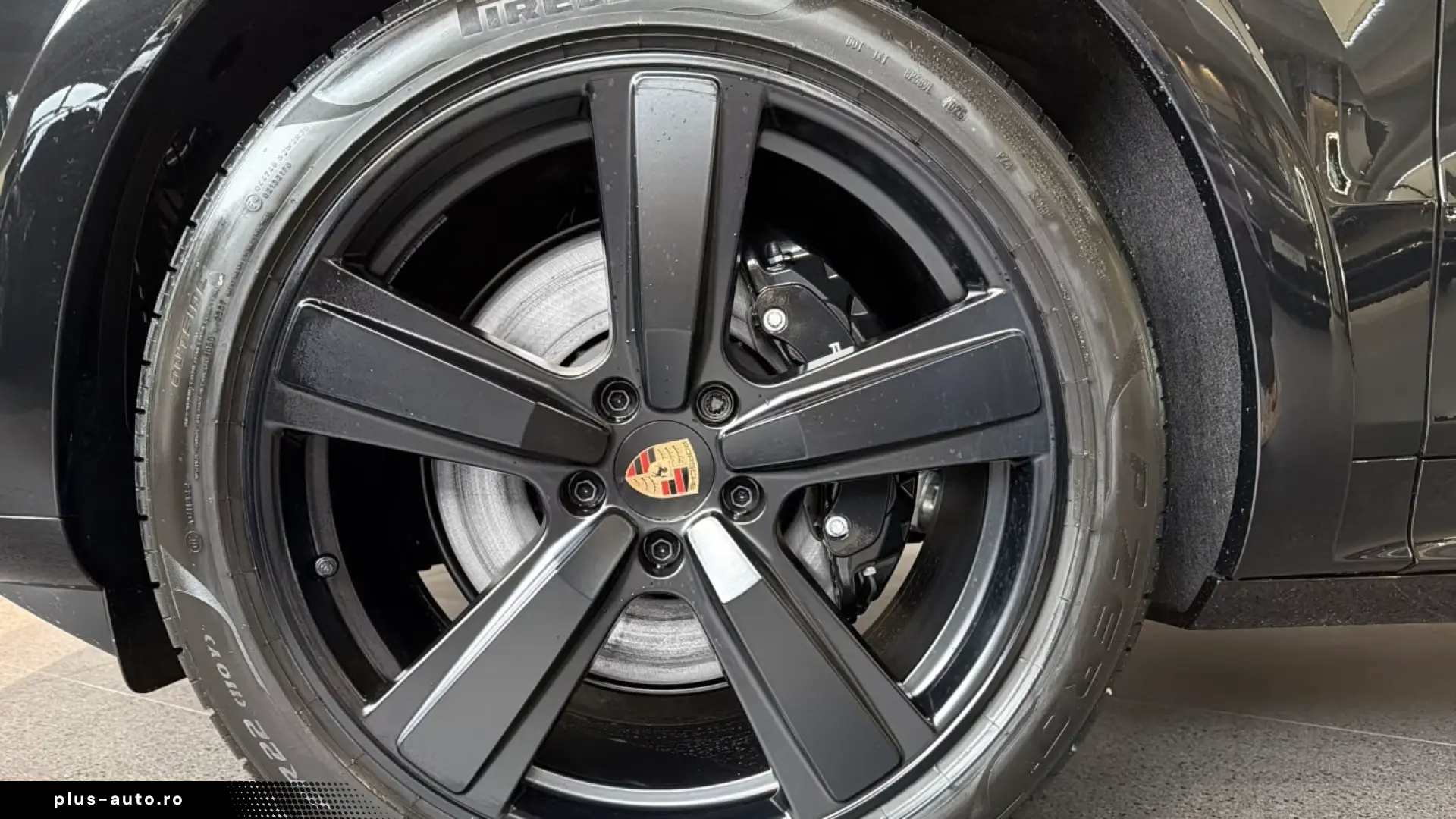 Porsche Cayenne E-Hybrid Black Edition HA-Lenkung