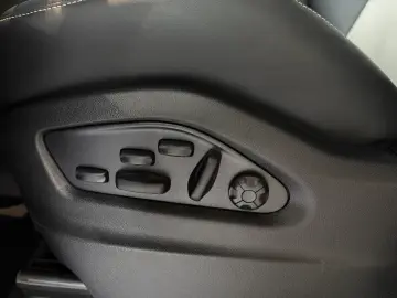 Porsche Cayenne E-Hybrid Black Edition HA-Lenkung