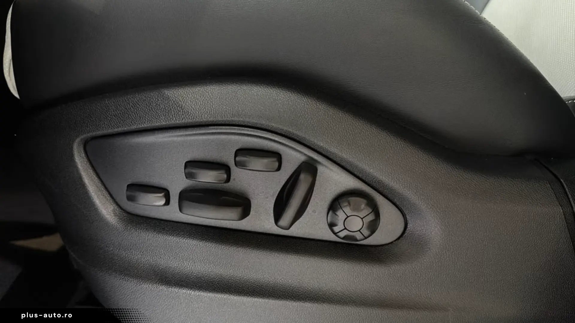 Porsche Cayenne E-Hybrid Black Edition HA-Lenkung