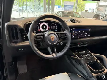 Porsche Cayenne E-Hybrid Black Edition HA-Lenkung